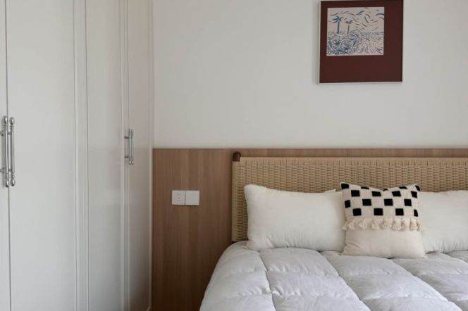 High-Floor 2BR Apartment near Hanzhong Rd Metro (L1/L3/L4/L12/L13)