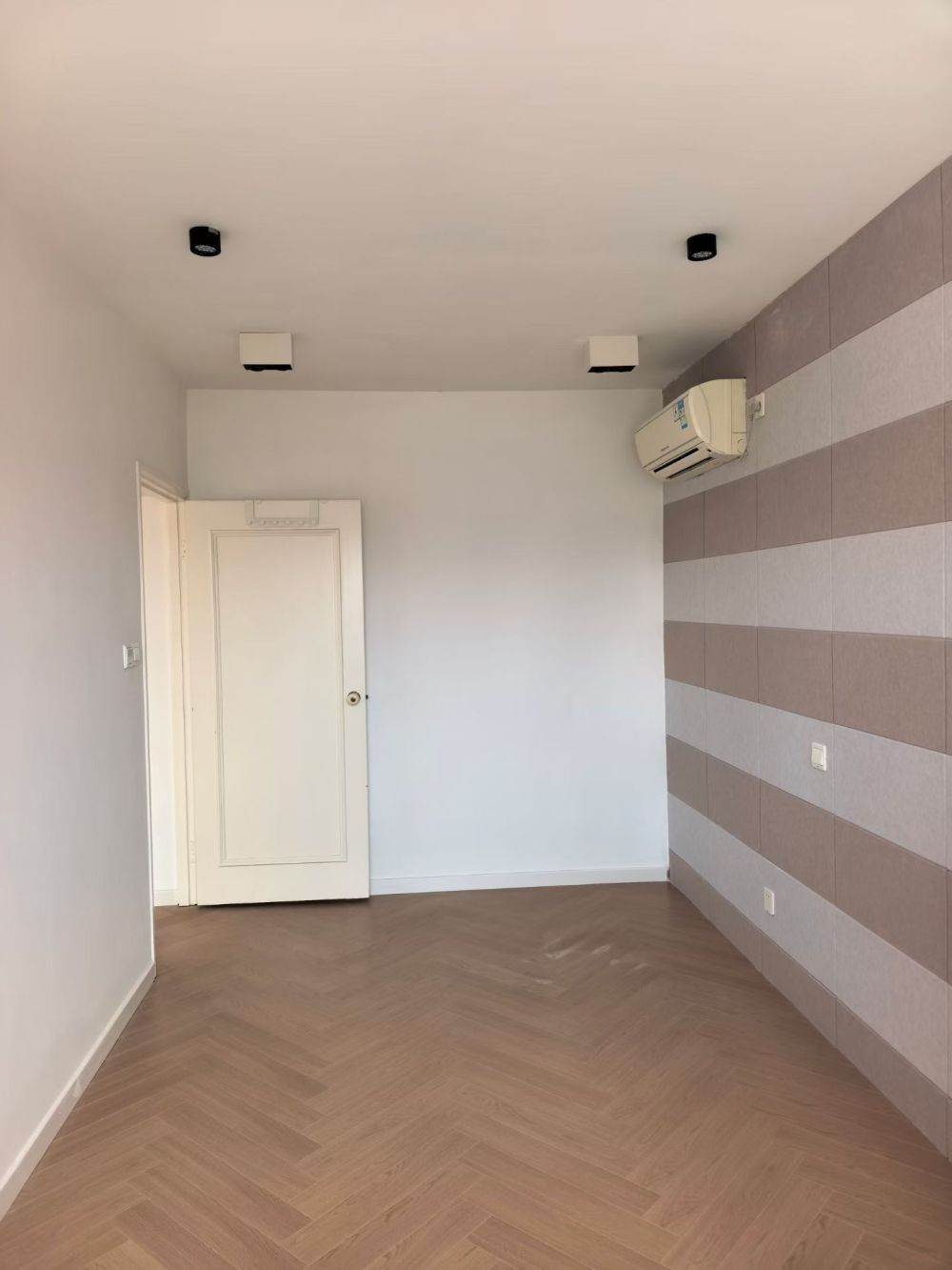 Housing image — Bedroom