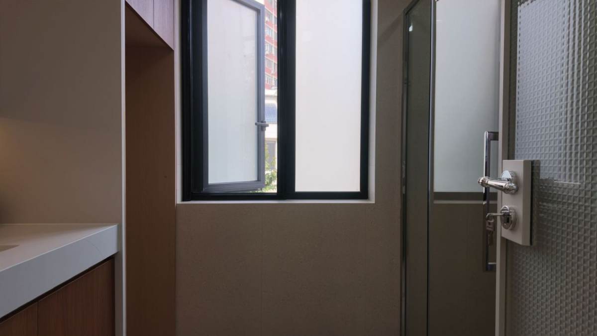 Housing image — Bathroom