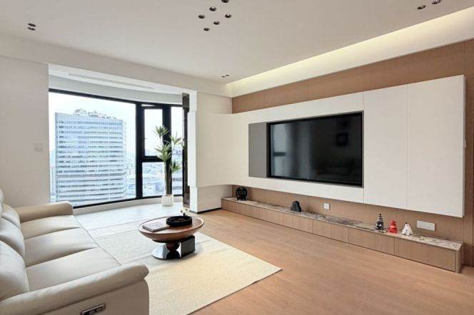 High-Floor 3BR Apartment near Zhongshan Park with Floor-to-Ceiling Windows (L2/L3/L4)
