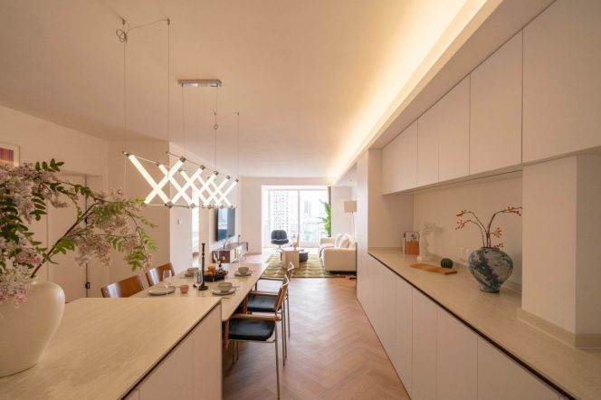 High-Floor Spacious 2BR Apartment near Lujiabang Rd Metro (L8/L9)