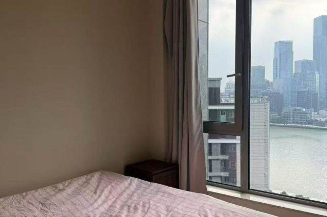 Spacious 2BR Apartment in Gubei with River View (L2/L15)