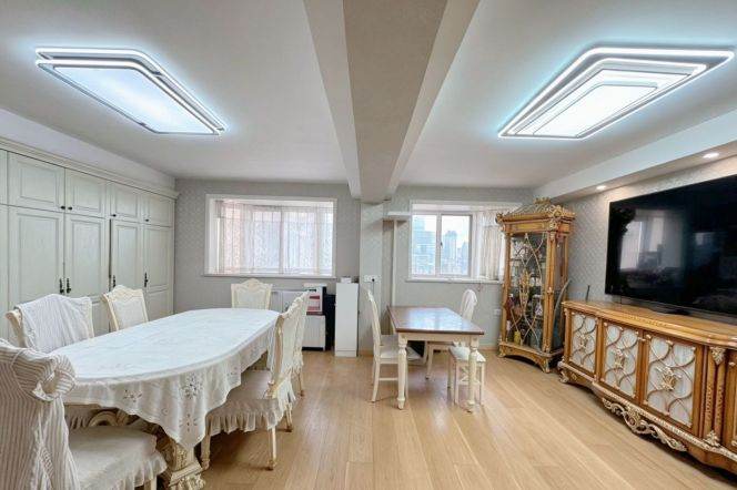 Spacious 3BR Apartment in Jing'an (L2/L7/L14)