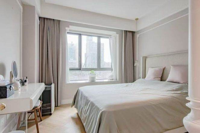 Spacious 2BR Apartment at Jing'an Four Seasons Apartments (L2/L12/L13)
