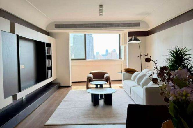 High-Floor Spacious 3BR Apartment near Jiaotong University Metro