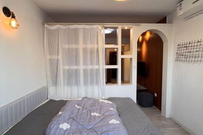 1BR Apartment in Old Xuhui (L1/L7/L9/L10)