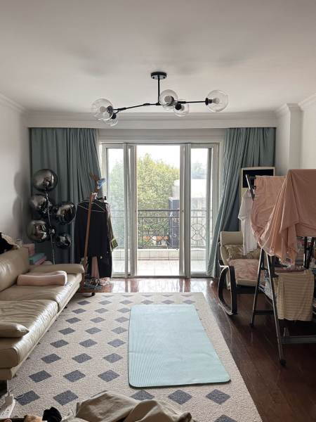 Housing image — Living Room
