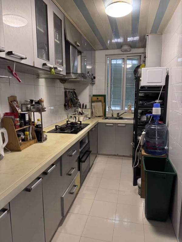 Housing image — Kitchen