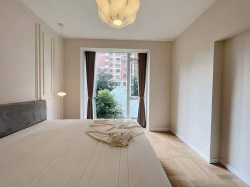 Housing image — Living Room