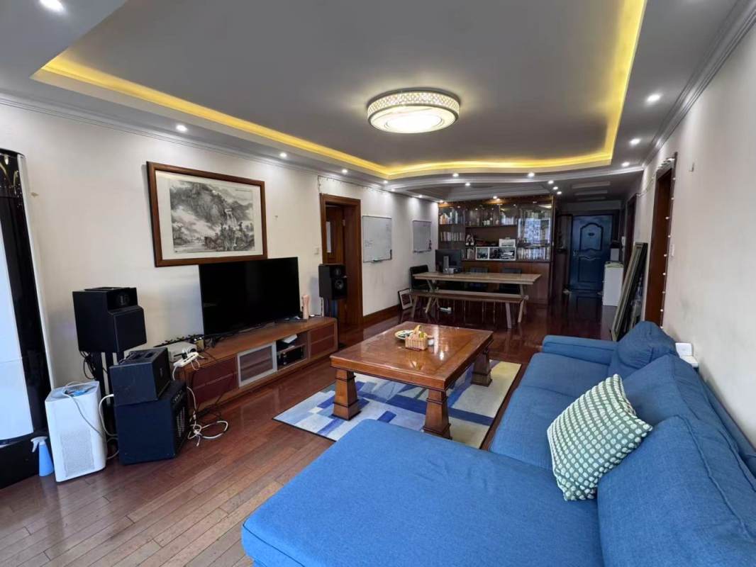 Housing image — Living Room