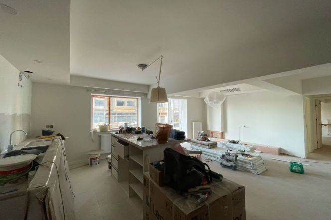 4BR Apartment in Jing'an with Terrace (L2/L11)