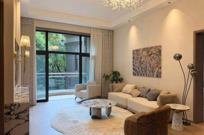 Spacious 4BR Apartment with Green View (L10/L15)