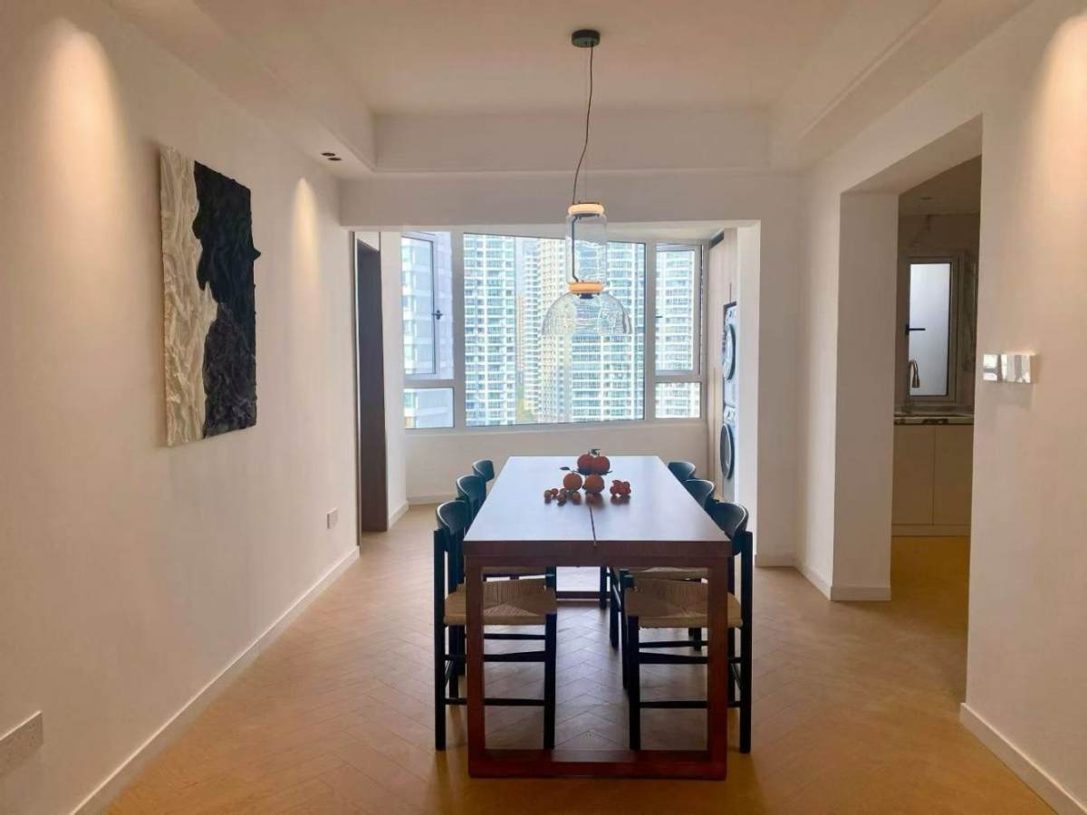 Housing image — Dining Area