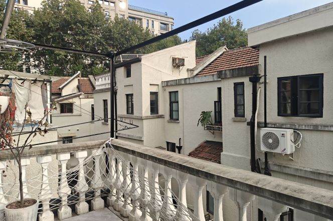 2BR Lane House in Old Xuhui with Terrace