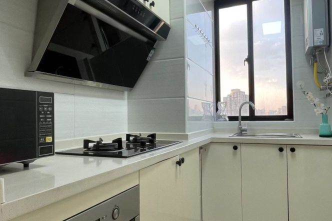2BR Apartment in Jing'an with Outstanding View (L2/L7/L14)