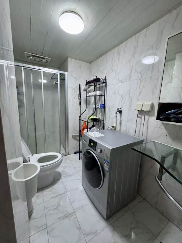 Housing image — Bathroom