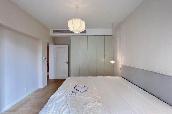 2BR Apartment near Zhongshan Park with Floor-to-Ceiling Windows (L2/L3/L4)
