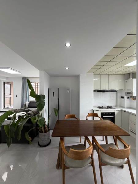 Housing image — Dining Area