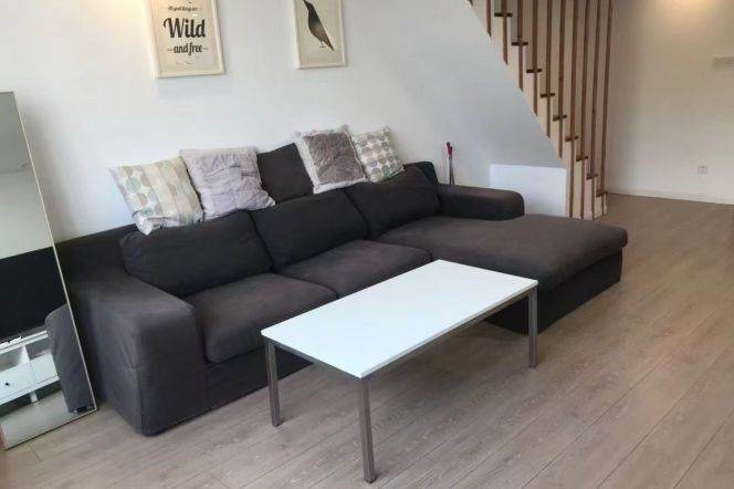 1BR Apartment in Jing'an (L2/L11)