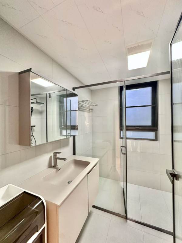 Housing image — Bathroom