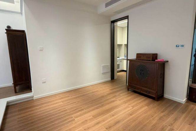 Spacious 2BR Apartment in Jing'an with Terrace (L2/L11)