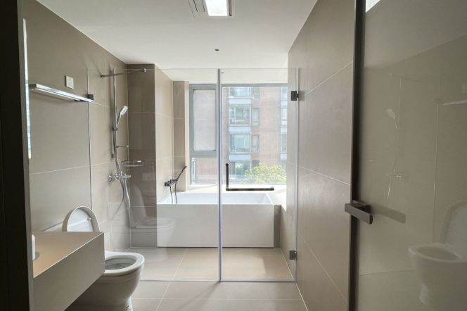 Spacious 3BR Apartment in Gubei (L10/L15)