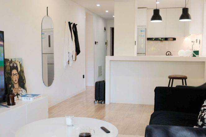 Spacious 1BR Apartment at Wuzhong Building (L1/L7/L10)