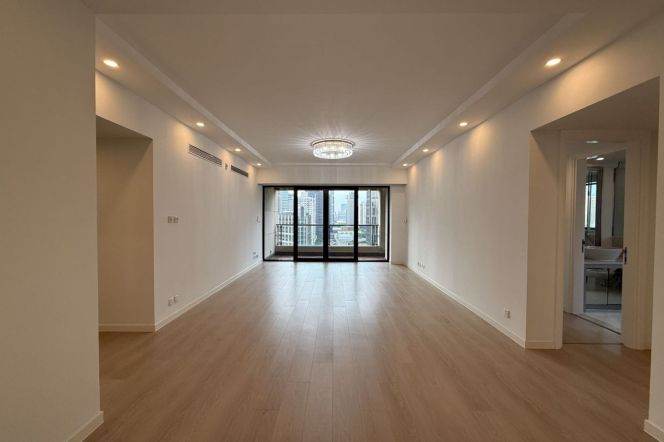 Spacious 3BR Apartment near Xintiandi Metro (L8/L10/L13)