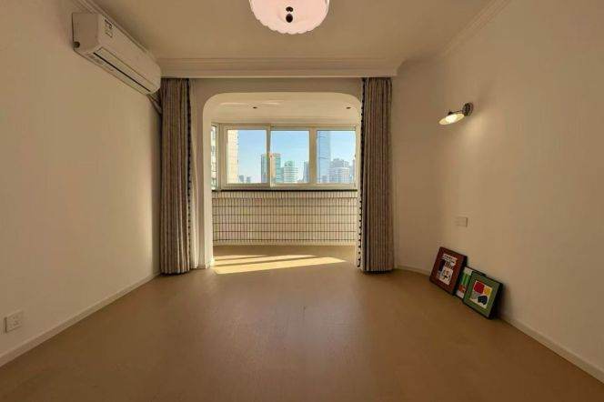 2BR Apartment in Jing'an