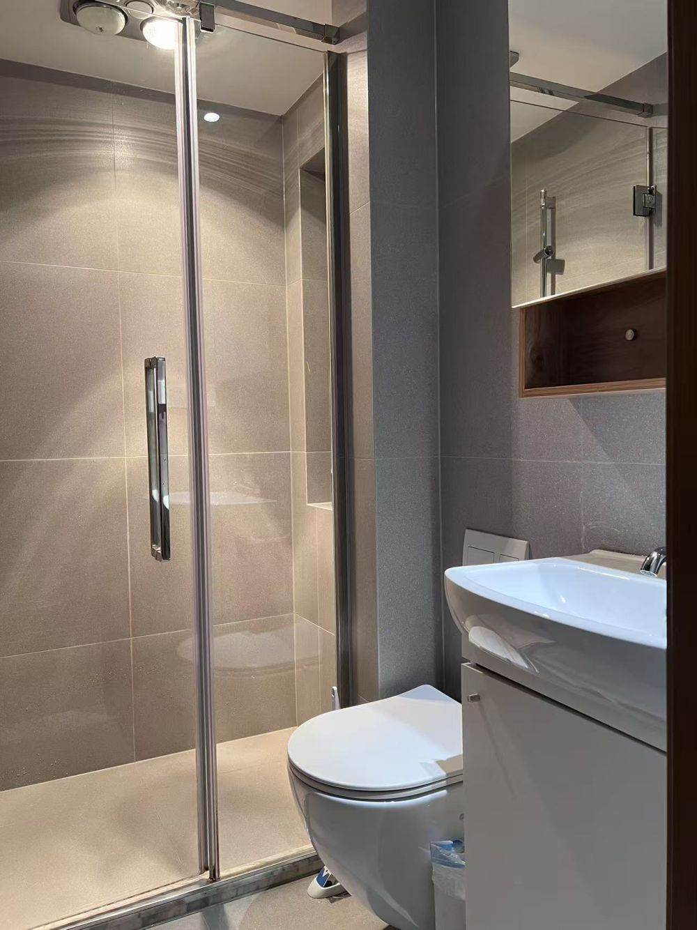 Housing image — Bathroom