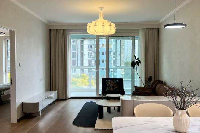 Spacious 2BR Apartment near Dapuqiao Metro (L9/L12)