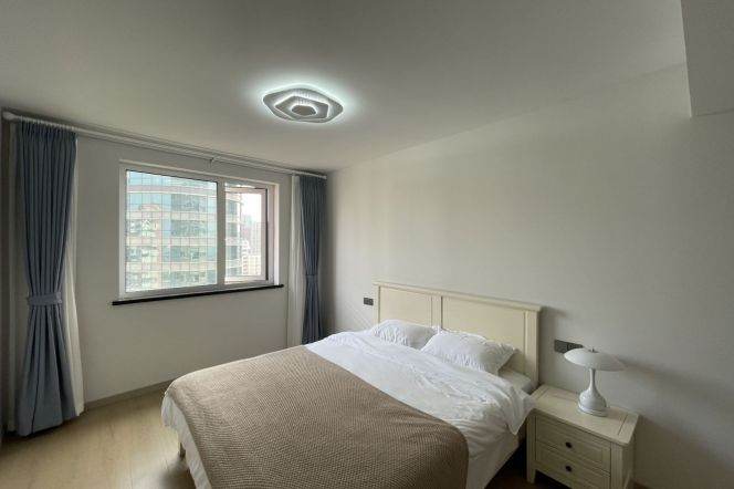 High-Floor 3BR Apartment in Jing'an (L2/L11)