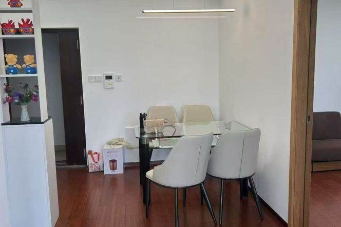 2BR Apartment in Jing'an (L7)