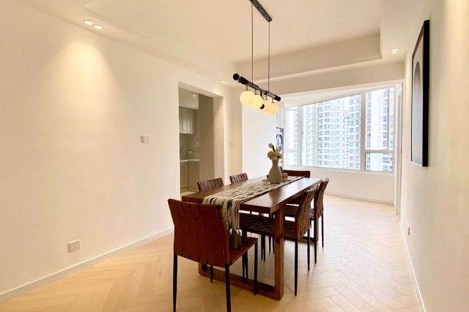 High-Floor Spacious 3BR Apartment near West Bund (L11)