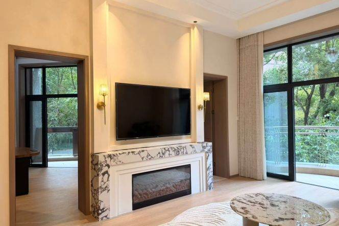 Spacious 4BR Apartment with Green View (L10/L15)