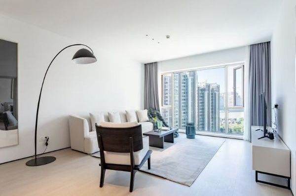 Spacious 2BR Apartment near Shangcheng Rd Metro