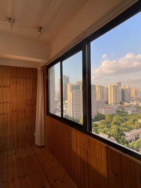 Housing image — Balcony
