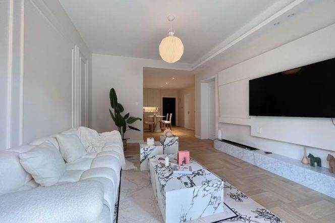 2BR Apartment near Zhongshan Park with Floor-to-Ceiling Windows (L2/L3/L4)