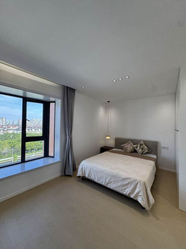 Housing image — Bedroom