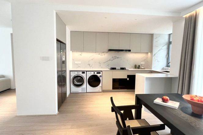 Spacious 3BR Apartment in Gubei (L10/L15)