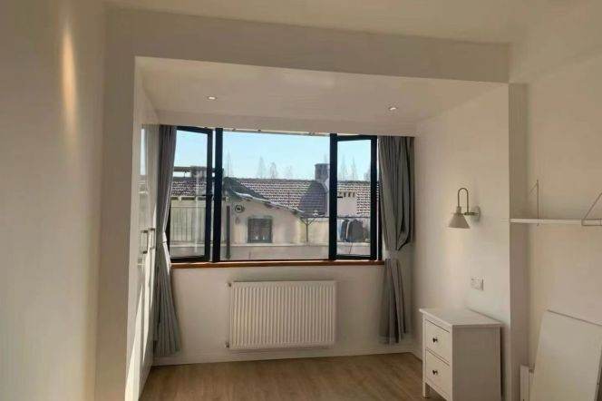 Spacious 2BR Apartment in Old Xuhui (L2/L7/L14)