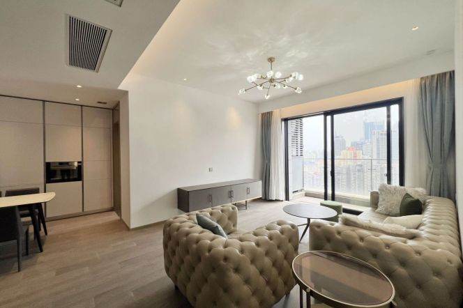 High-Floor Spacious 1BR Apartment near Pudong Avenue Metro