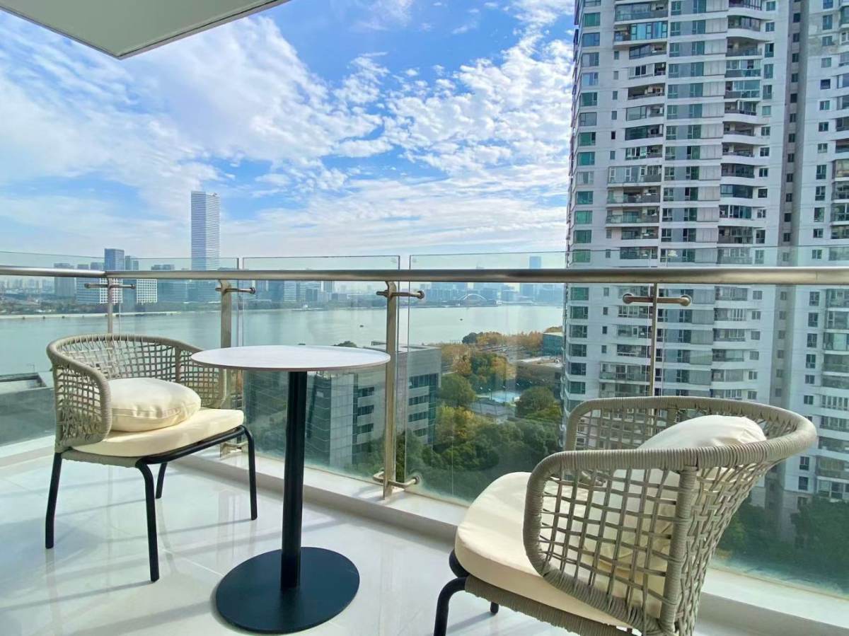 Housing image — Balcony
