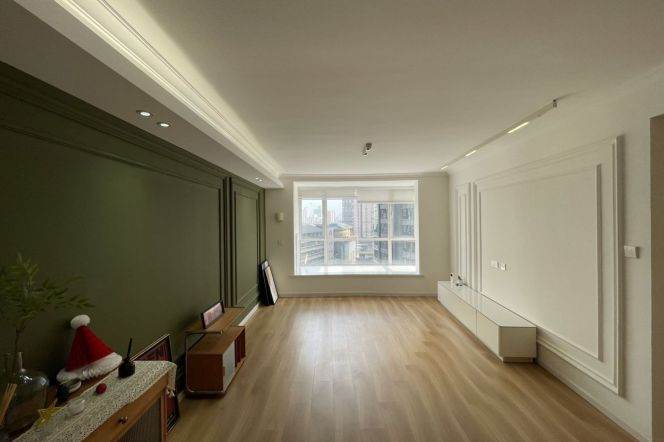 Spacious 2BR Apartment in Jing'an (L2/L11)