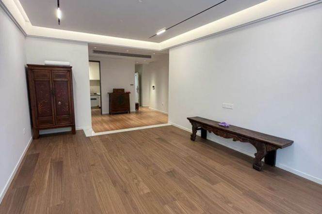 Spacious 2BR Apartment in Jing'an with Terrace (L2/L11)