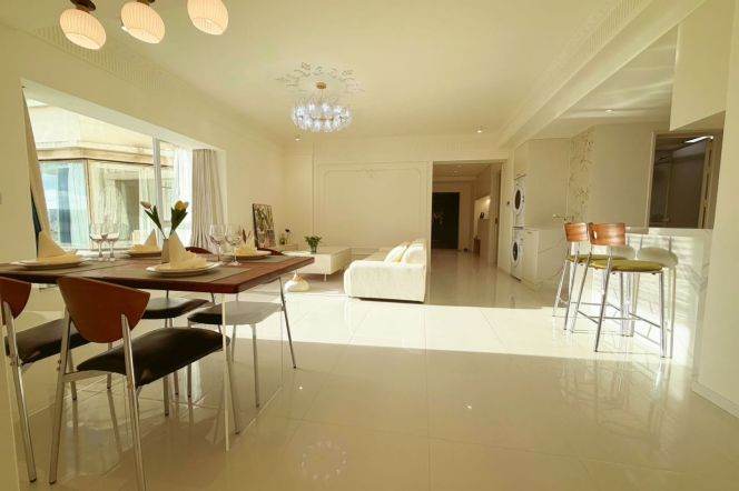 High-Floor 3BR Apartment in Xujiahui (L1/L9/L11)