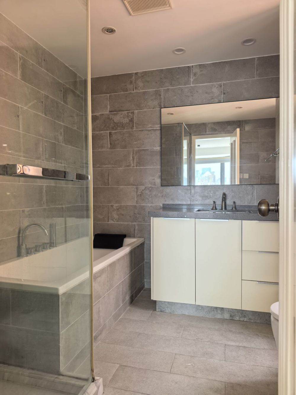 Housing image — Bathroom