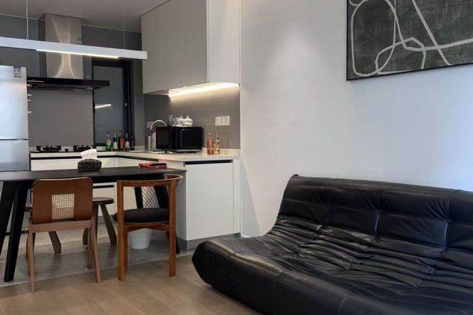 1BR Apartment near West Bund (L7/L12)
