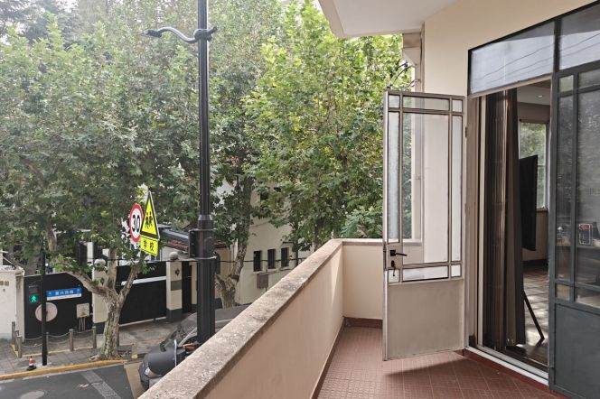 2BR Apartment in Old Xuhui (L1/L7/L10)