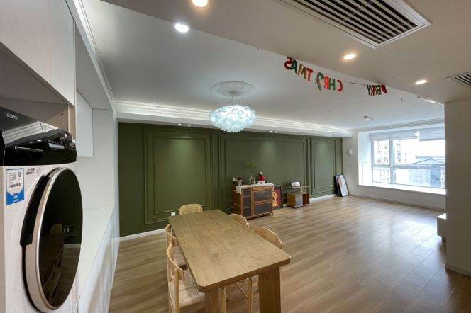 Spacious 2BR Apartment in Jing'an (L2/L11)